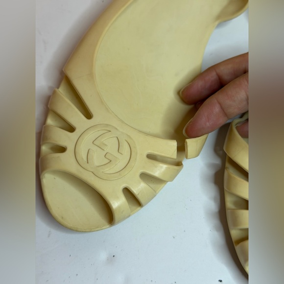 Gucci Interlocking GG jelly ballet flats in a light yellow Project - Picture 3 of 6